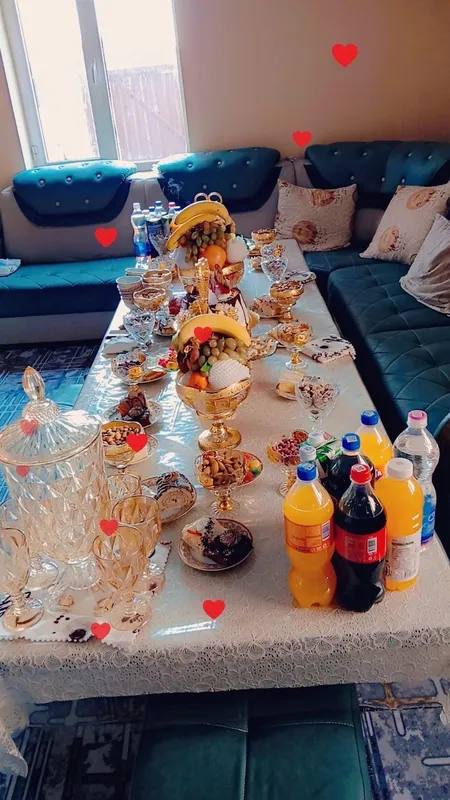 divan kreslo stoli bilan sotiladi divan kreslo stoli bilan sotiladi