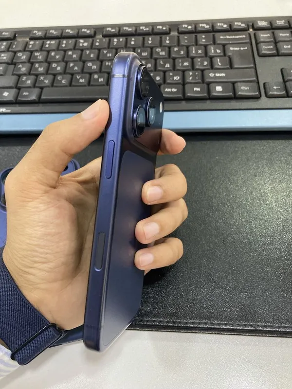 iPhone 17 Pro 256 ГБ, идеальное состояние, ёмкость аккумулятора 92% 2 iPhone 17 Pro 256 ГБ, идеальное состояние, ёмкость аккумулятора 92% 2