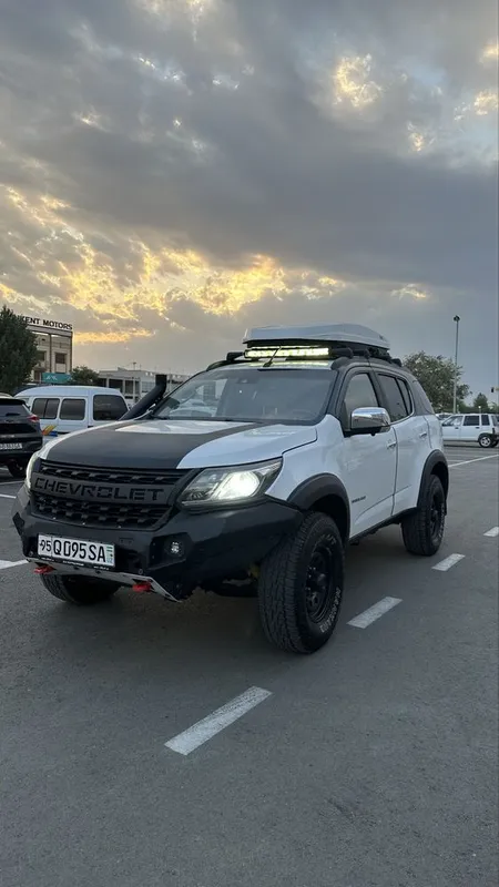 Traiblezer offroad full sotiladi — фото 1