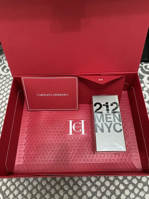 212 MEN NYC 200ML из официального магазина 100% ориигинал — фото 2