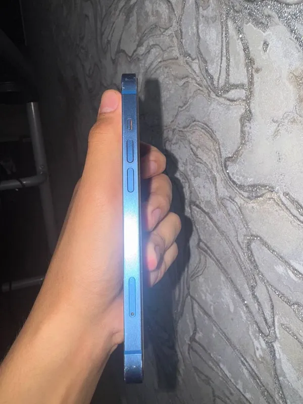 iPhone 13 128 GB 6 iPhone 13 128 GB 6