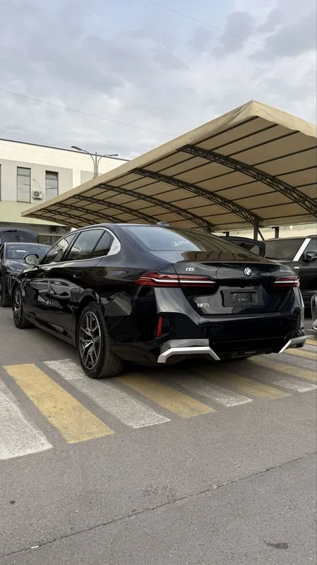Bmw i5 eDrive 40L самый фулл версия в наличии — фото 1