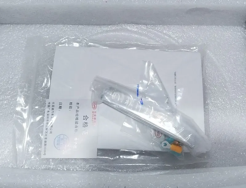 Продаю однофазную настенную зарядную станцию BYD мощностью 3,3 кВт. 5 Продаю однофазную настенную зарядную станцию BYD мощностью 3,3 кВт. 5