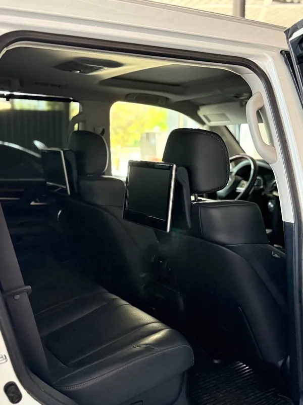 Lexus LX 570 сотилади 9