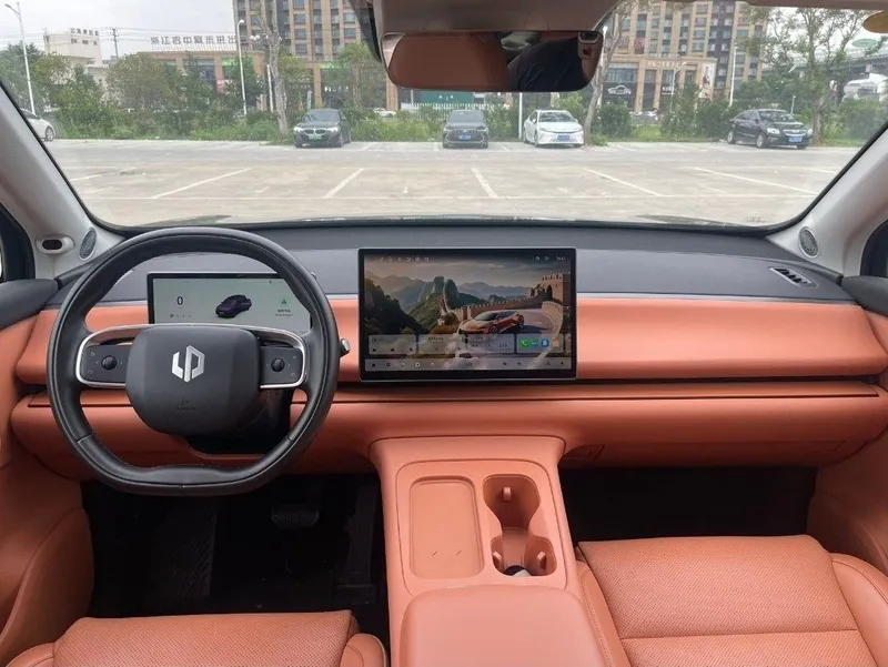 Leapmotor C16 extended 200 intelligent — фото 1