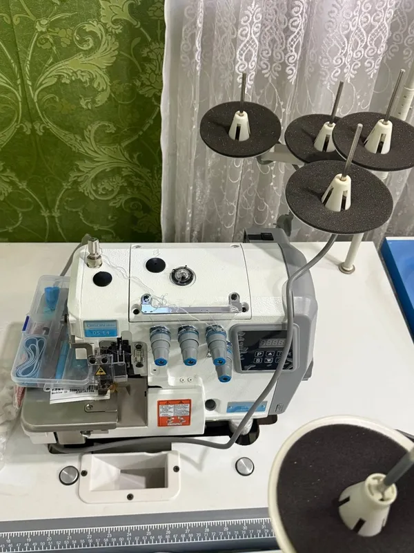 DISON DS-E4 4 ipli sanoat overlock mashinasi 3