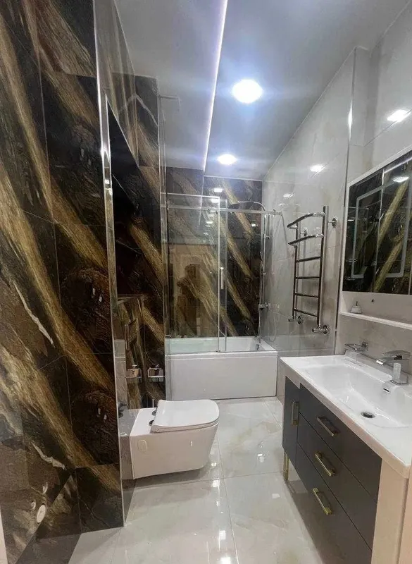 C-2 • 3 xona • 80 m² • 3/7 qavat 6 C-2 • 3 xona • 80 m² • 3/7 qavat 6
