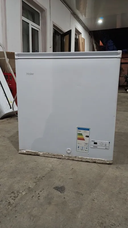 Морозилка Haier HCE200R 1