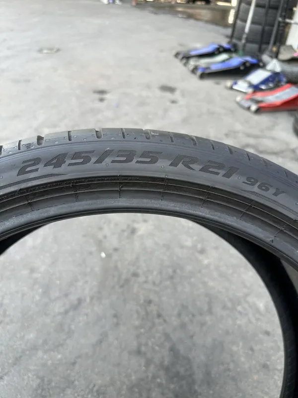 Pirelli P Zero 245/35 R21 — 1 шина — фото 1 Pirelli P Zero 245/35 R21 — 1 шина — фото 1