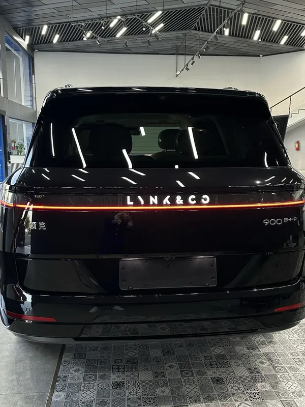 Lynk & Co 900 Ultira 1.5 Turbo — фото 1