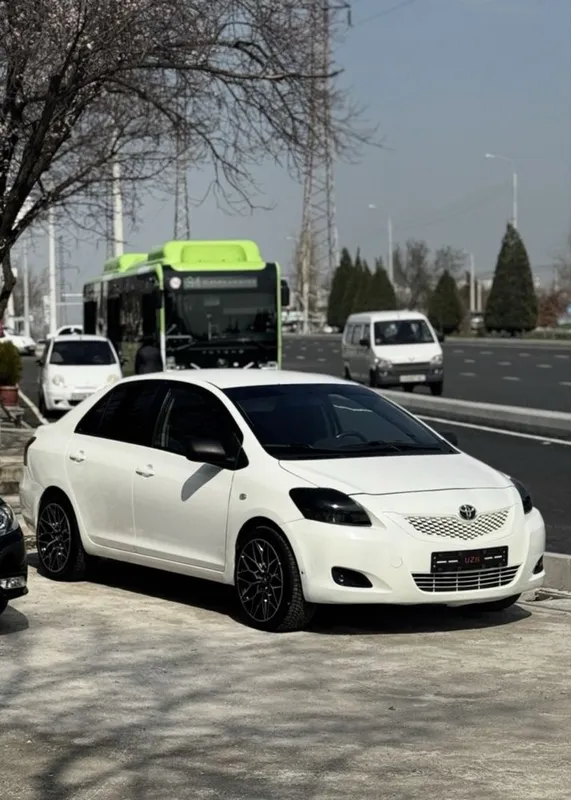 Tayota Yaris 2008
