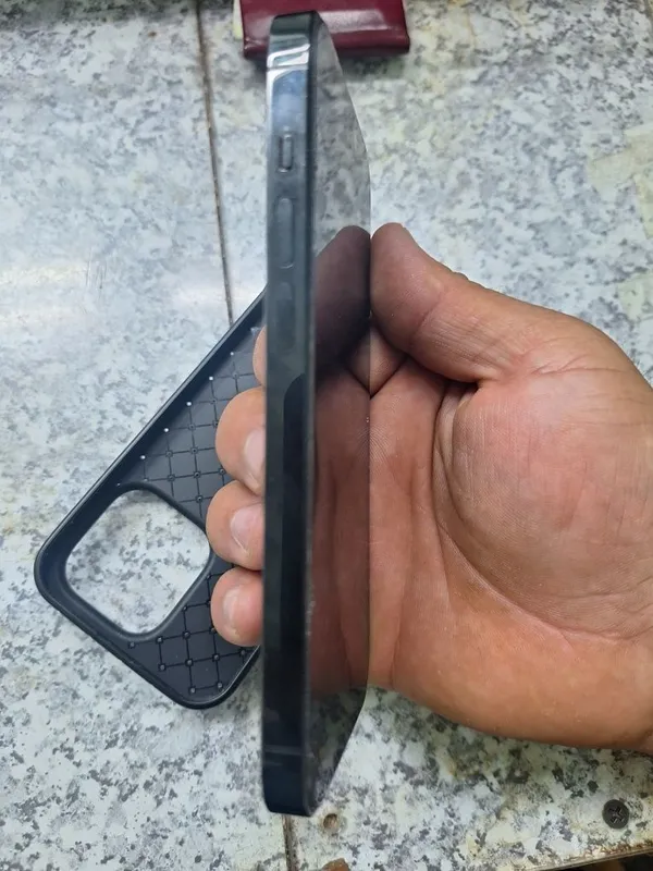 Iphone 14 pro... 4