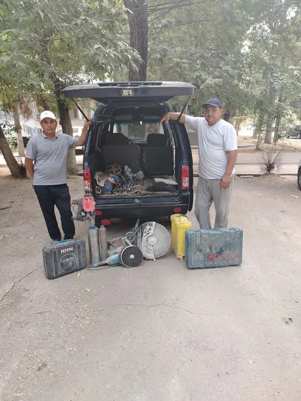 Demantaj ishlarini qilamiz.Beton buzamiz
