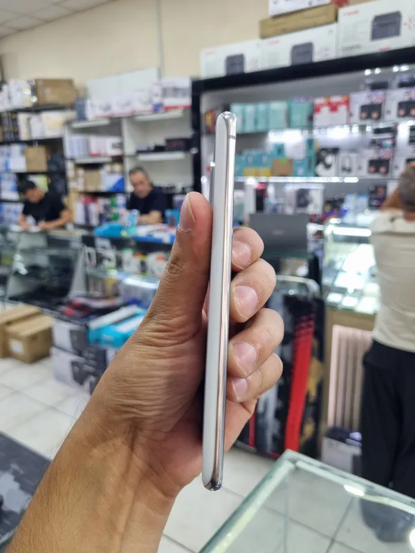 SAMSUNG S 20 FE 5 SAMSUNG S 20 FE 5
