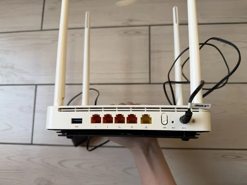 Wifi роутеры ipTIME Korea AX2004BCM и A2004NS-R 2 Wifi роутеры ipTIME Korea AX2004BCM и A2004NS-R 2