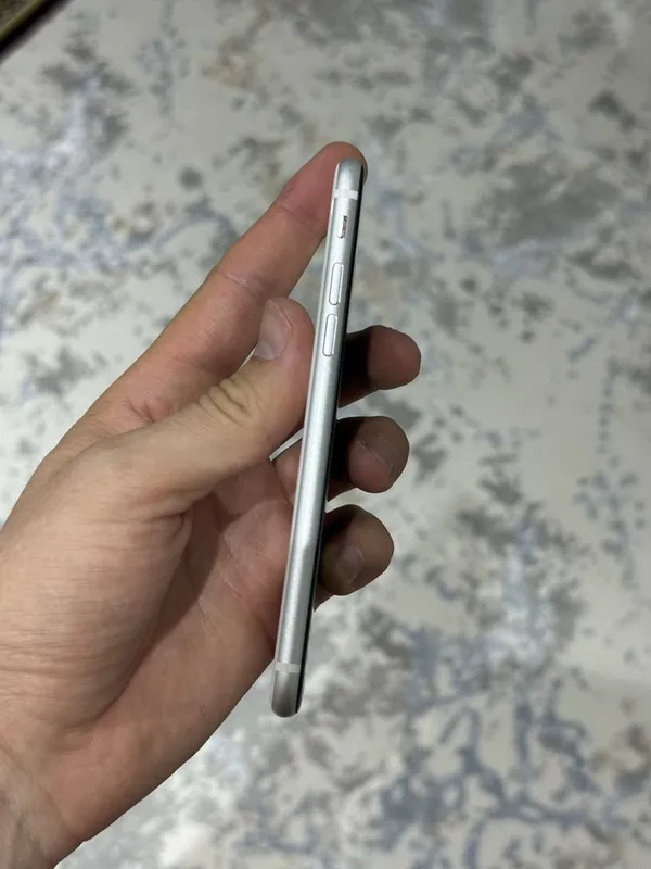 iPhone se 2020 64 gb 4