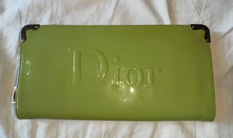 Dior yozuvli klatch hamyon. Yangi. 1