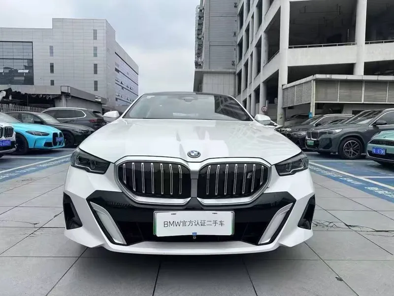 BMW i5 40L 2025 yil M-Sport