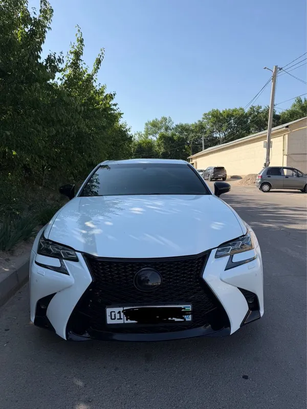 Sotiladi lexus gs 350