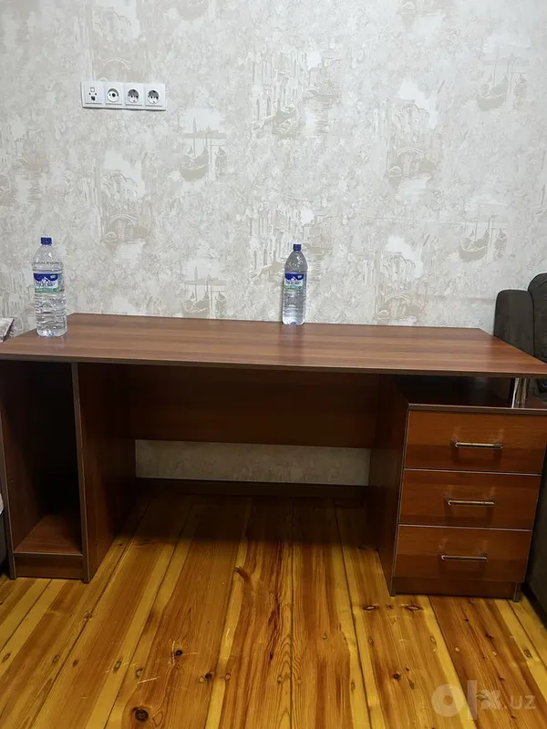 Продается стол СРОЧНО 1 Продается стол СРОЧНО 1