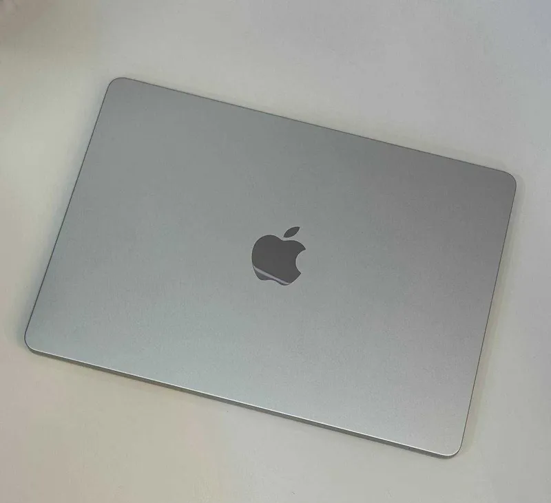 б/у Apple MacBook Air 13” M2 / 8Gb / 256 Gb Silver 2 б/у Apple MacBook Air 13” M2 / 8Gb / 256 Gb Silver 2