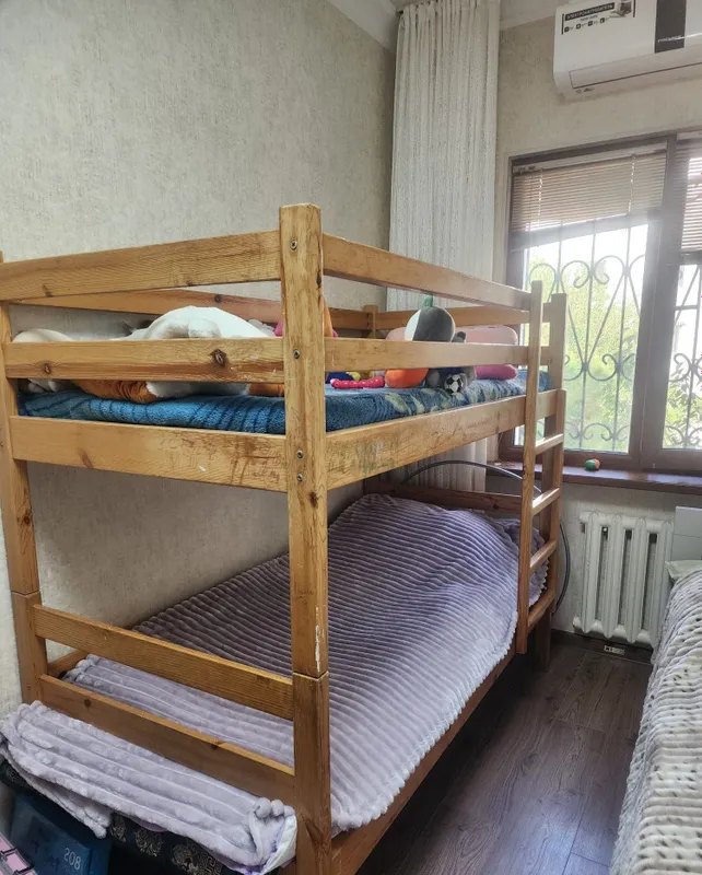 Продается двухэтажная кровать. 1 Продается двухэтажная кровать. 1