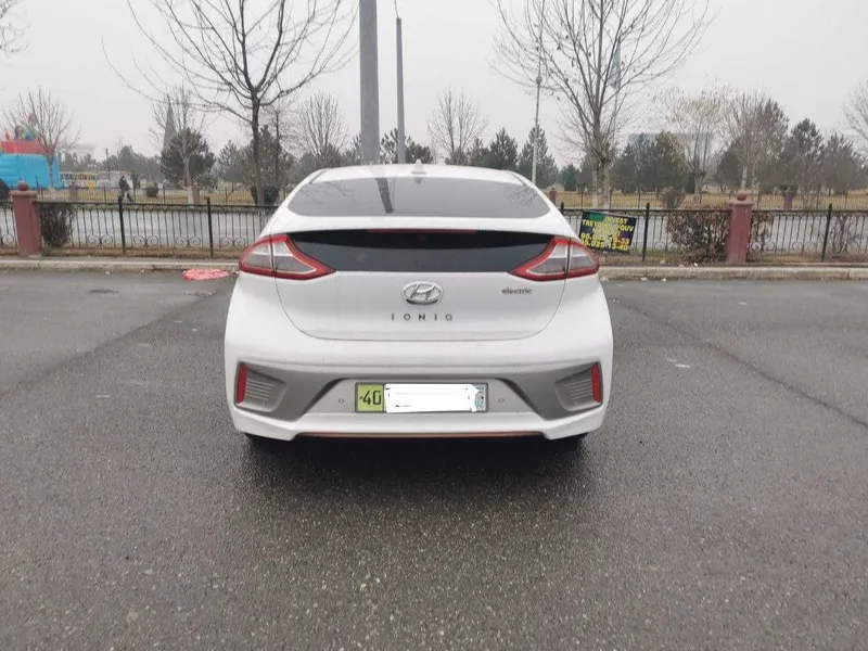 Hyundai Ioniq Electric 2018й Soh100% — фото 3