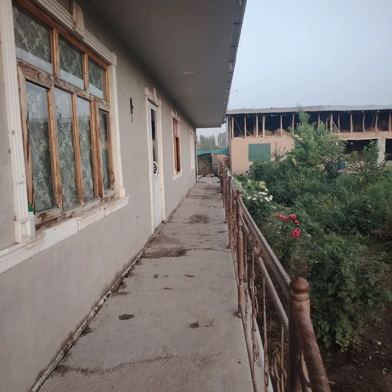 Продаётся участок с домом 2