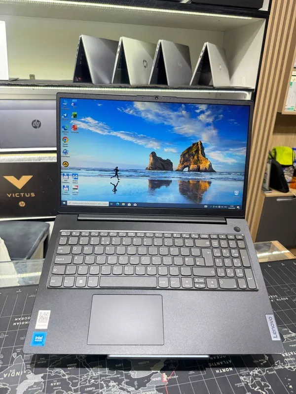 Lenovo V15