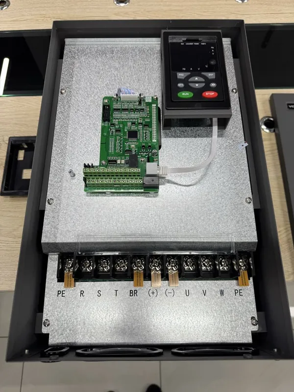 Invertor chastotniklar 0.75 kwt dan 500 kwt gacha nalichida — фото 3