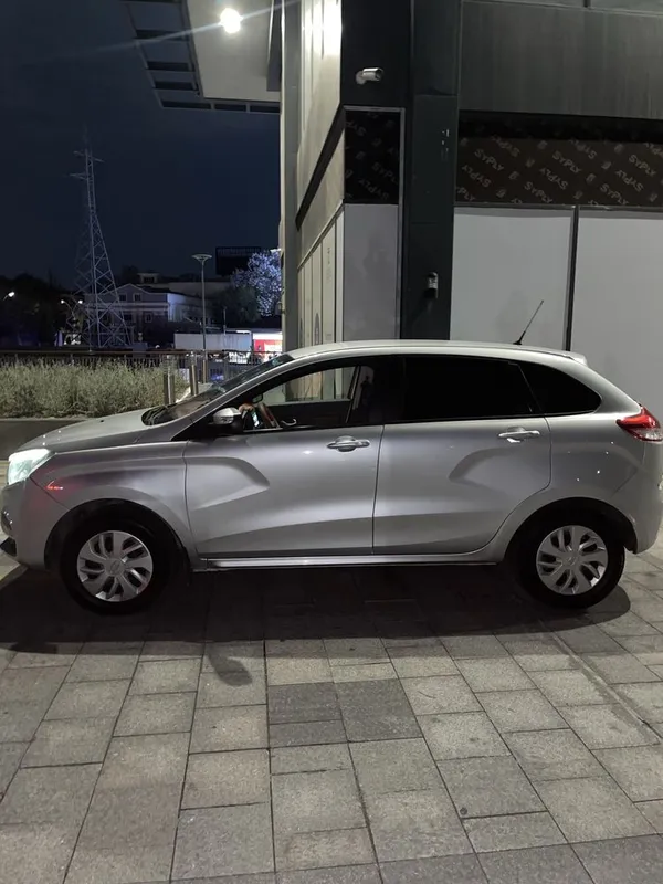 Продам Lada x ray хорошом состаяние срочно — фото 1