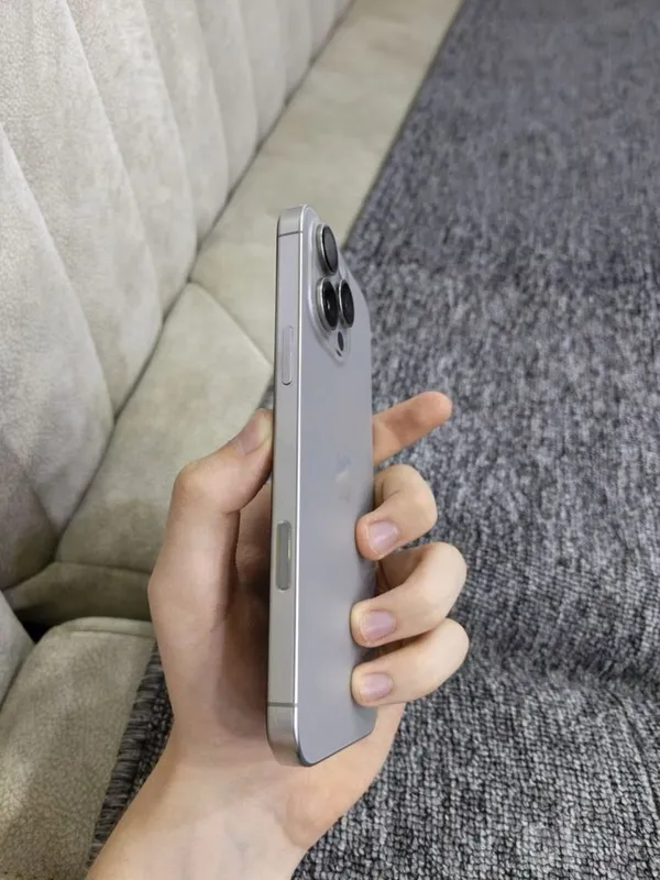 iPhone 16 Pro Max 4 iPhone 16 Pro Max 4