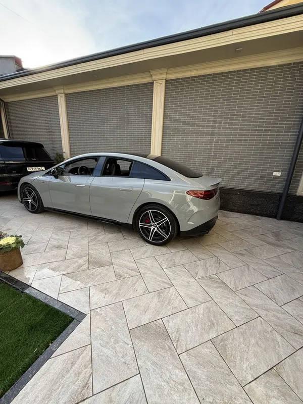 Mercedes benz EQE53 AMG 3 Mercedes benz EQE53 AMG 3