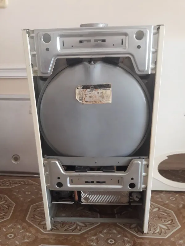 Катеол ARISTON 2х конторний зима, лета нархи350$ — фото 5