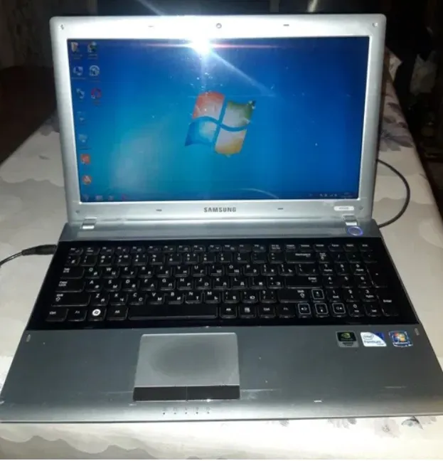 Ноутбук Samsung rv520-s05ru