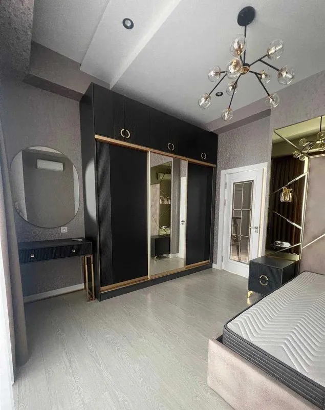 C-2 • 3 xona • 80 m² • 3/7 qavat 2 C-2 • 3 xona • 80 m² • 3/7 qavat 2