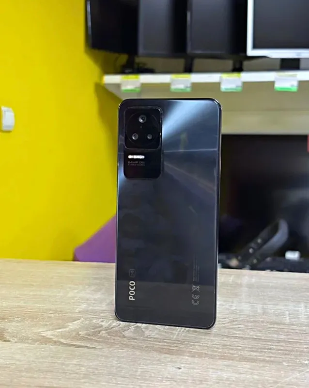 Poco F4, 6/128 GB, 2 SIM 3
