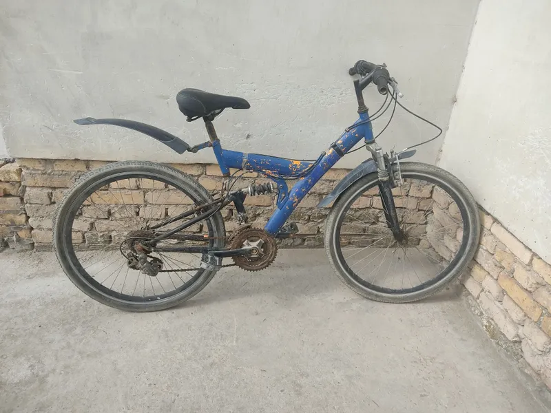 Sport velosiped yurip turgan velosiped