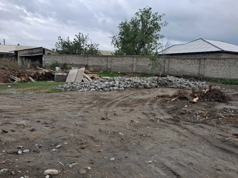 Zudlik bilan, tuman markaziga tutash hududdan yer uchastkasi sotiladi — фото 1