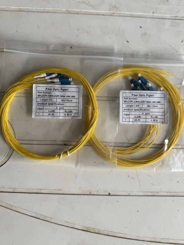 Пигтейл (pigtel pigteyl) LC UPC / SC UPC1 метр, 1,5 метр