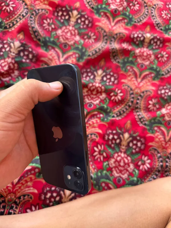 iphone 12 в хорошым состояние на 128гб 79 акб 5