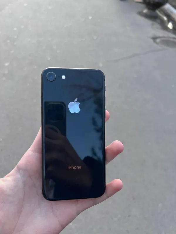 iPhone 8 64GB KH/A 1 iPhone 8 64GB KH/A 1