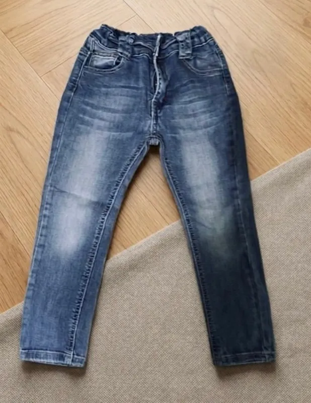 Джинсы Zara на 3-4 года . 1