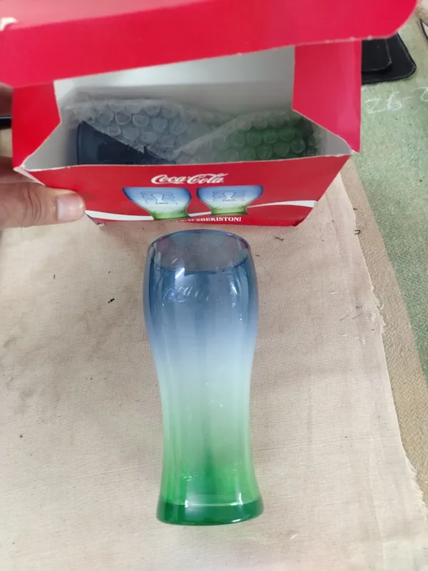 Стеклянный стаканы логотипом Coca Cola. 2 Стеклянный стаканы логотипом Coca Cola. 2