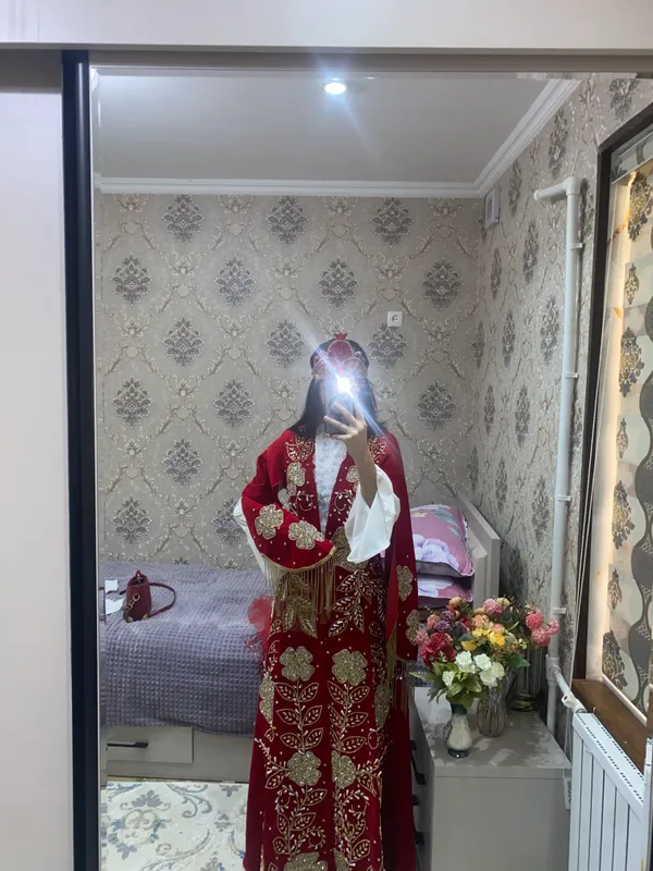 Ансамбль 950 tilla qosh+sari 2 Ансамбль 950 tilla qosh+sari 2