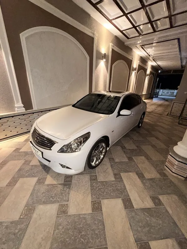 Infiniti Supper Sport 2012 moshina Idialniy