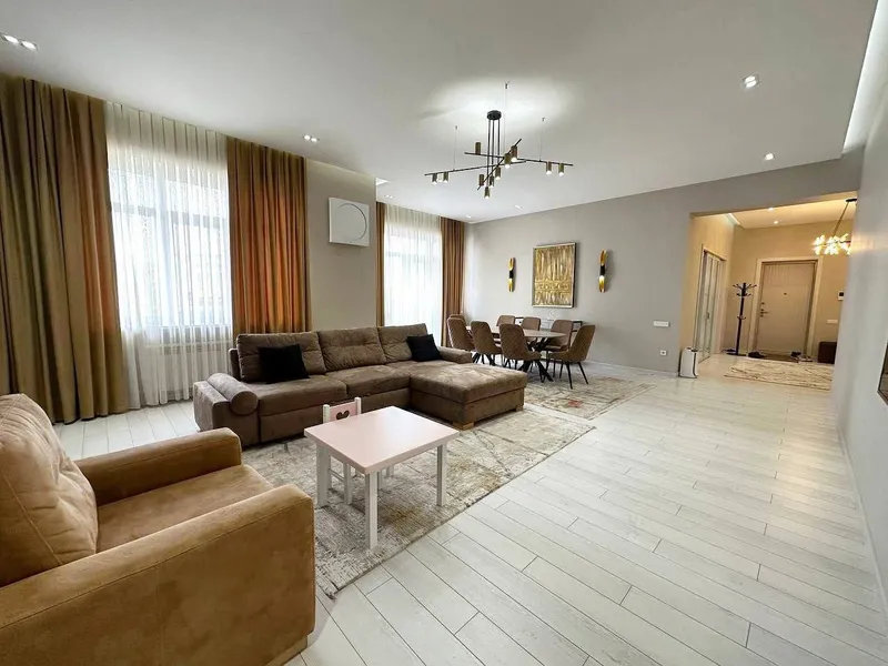 Продаётся 4-комнатная квартира, 182 м², 7/7, Мирабадский район 2