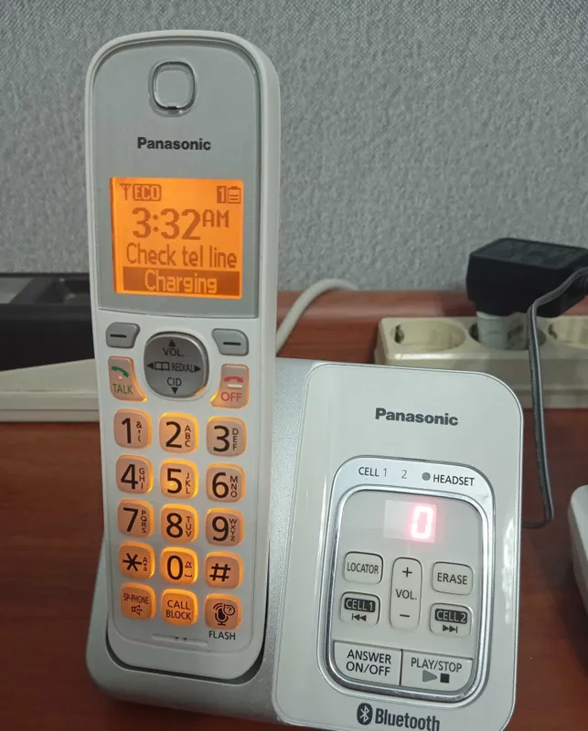 2 tasi 1 da. PANASONIC radiotelefoni: bitta telefon raqamiga ikkita trubka 4 2 tasi 1 da. PANASONIC radiotelefoni: bitta telefon raqamiga ikkita trubka 4