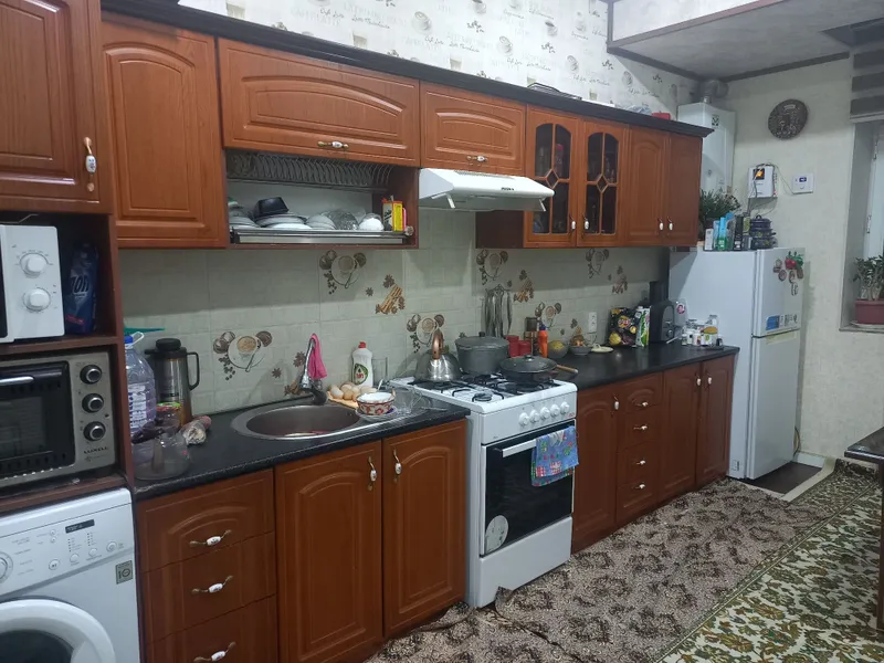 Урганч шахар П.Мохмуд 46/4 кв 28. 2-этаж 2 комната. — фото 2