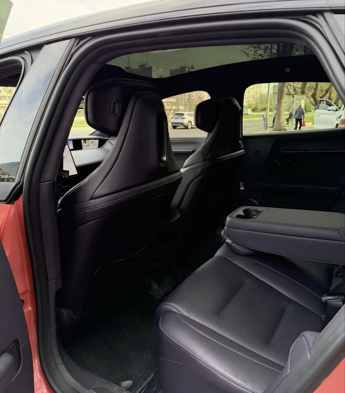 Avatr 06 EV dual motor 2025 йил — фото 2